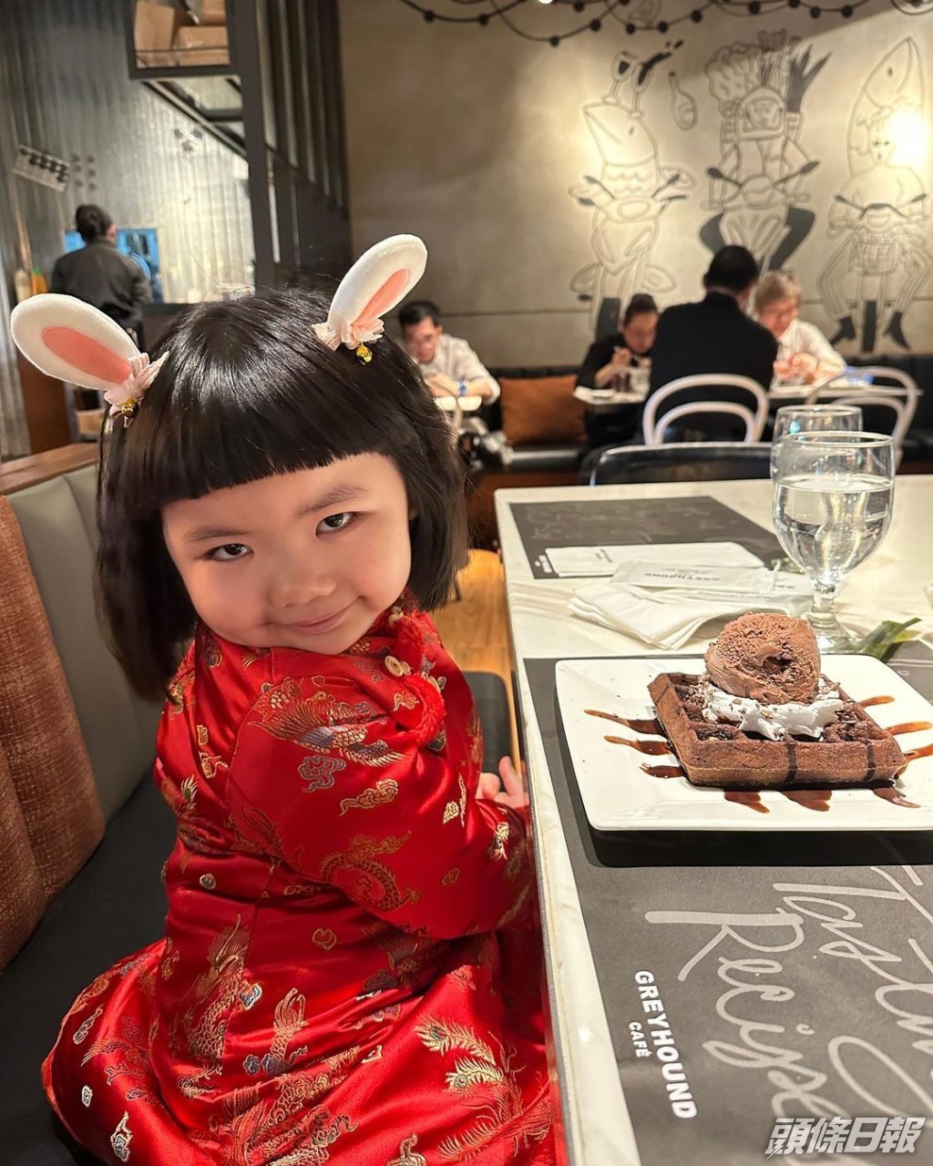 Lucy咩事要擺「初戀」甫士。